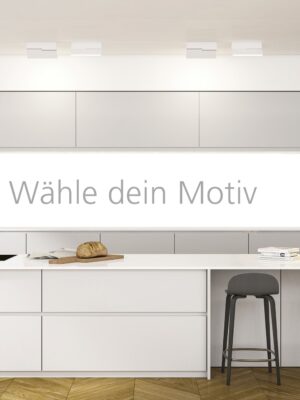 weiße-kuechenzeile-modern-eingerichtet-mit-kuechentresen